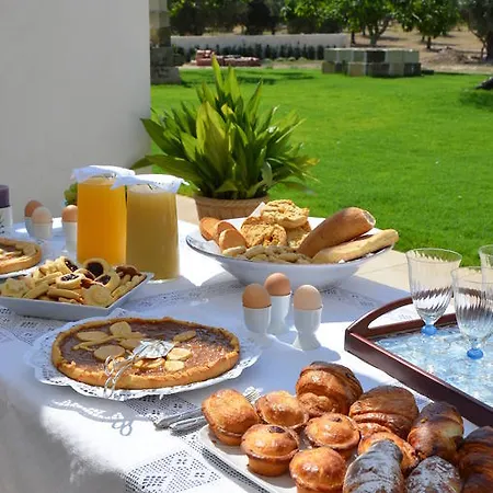 مزرعة للإقامة Masseria Vignenove *